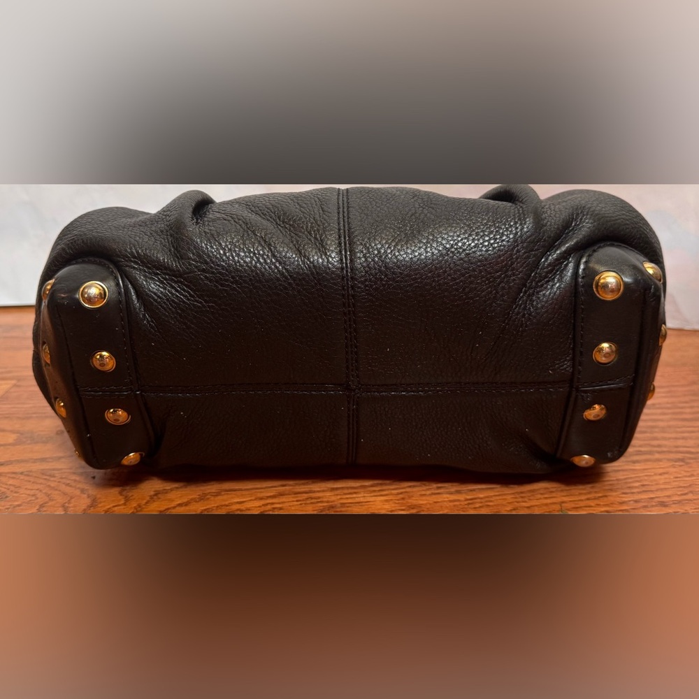 Michael Kors Black Leather Shoulder Bag with Gold Accents - Picture 3 of 12